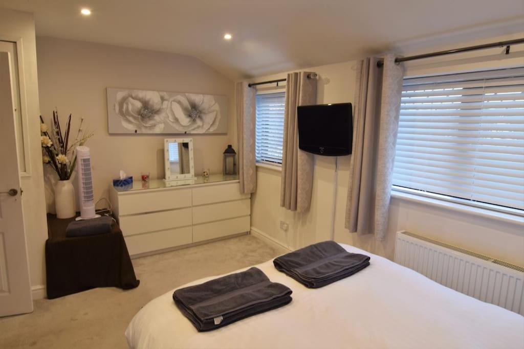 Mikes At Menai - Stylish & Spacious 3 Bed House In Menai Bridge. Buitenkant foto