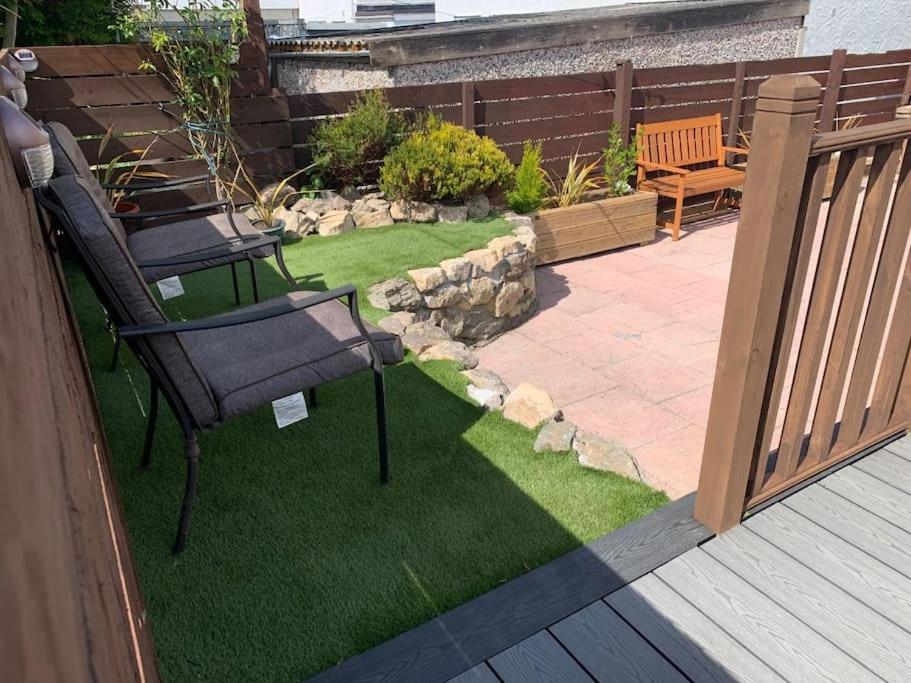 Mikes At Menai - Stylish & Spacious 3 Bed House In Menai Bridge. Buitenkant foto