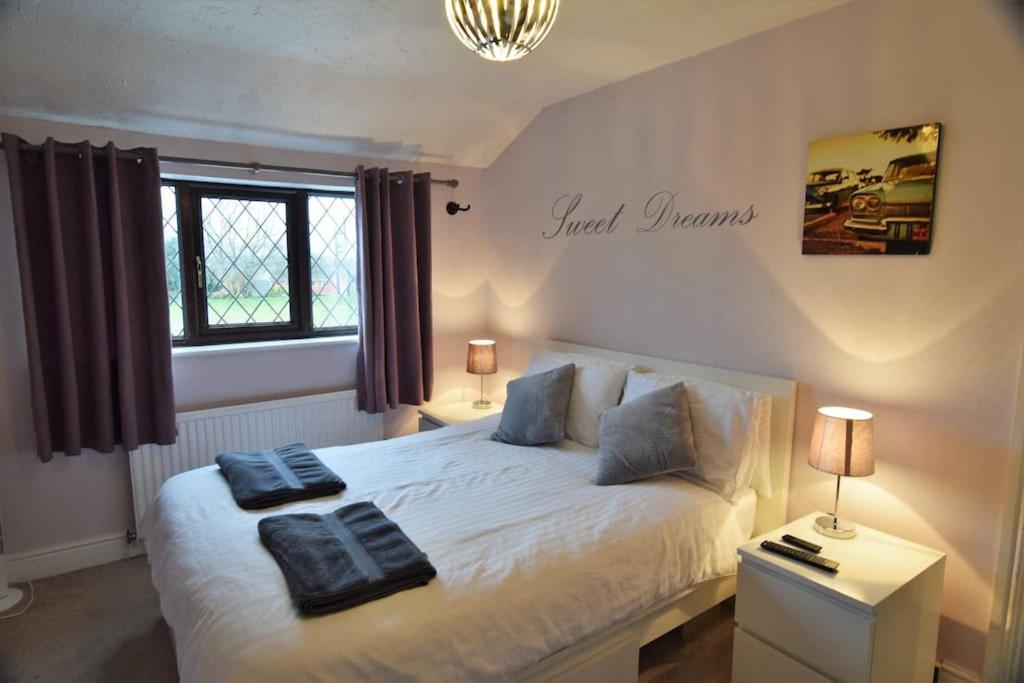 Mikes At Menai - Stylish & Spacious 3 Bed House In Menai Bridge. Buitenkant foto