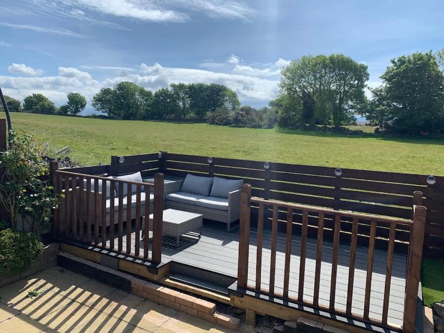 Mikes At Menai - Stylish & Spacious 3 Bed House In Menai Bridge. Buitenkant foto