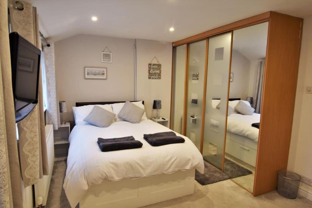 Mikes At Menai - Stylish & Spacious 3 Bed House In Menai Bridge. Buitenkant foto