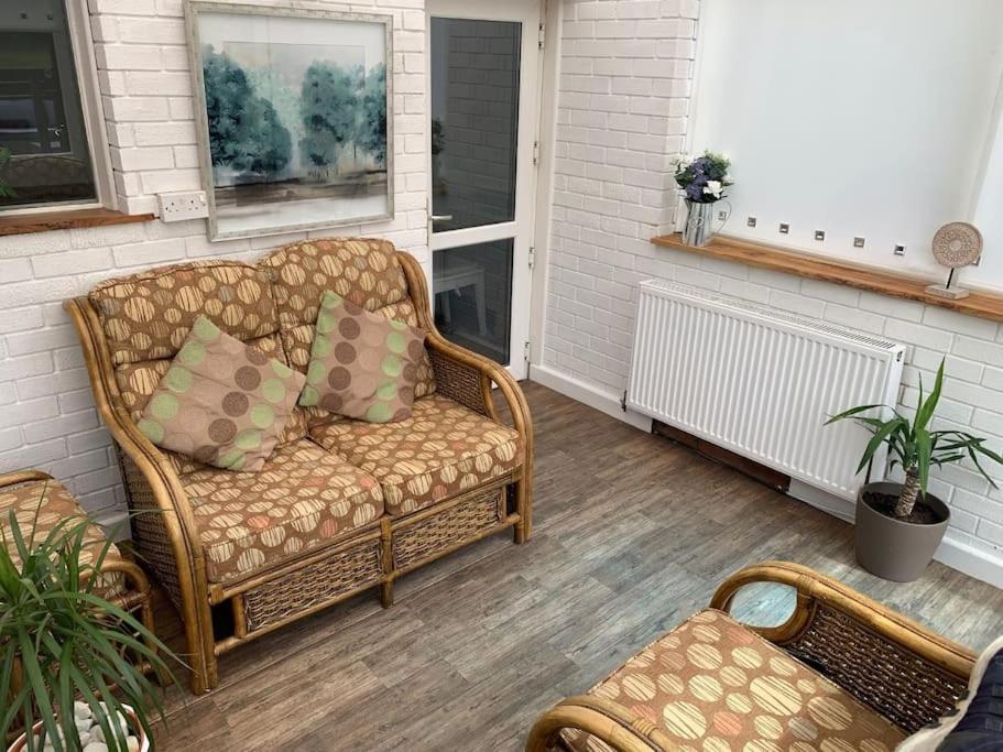 Mikes At Menai - Stylish & Spacious 3 Bed House In Menai Bridge. Buitenkant foto